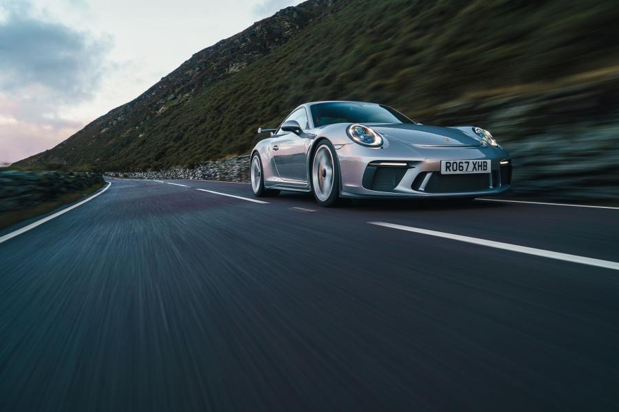  Porsche 911 GT3 (991) 2017 года  (UK) (фото 41 из 42)